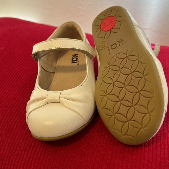 Girl shoes - Picture 2 of 3